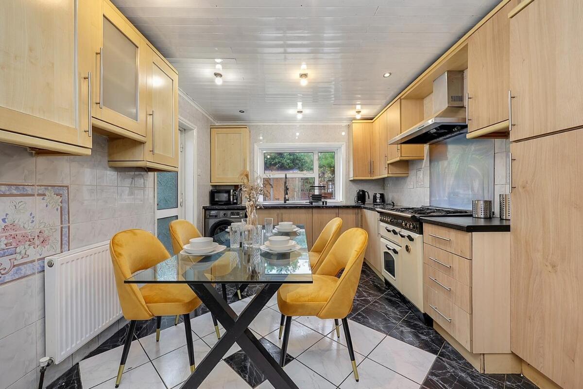 The Townhouse By Harlington Appartamento *