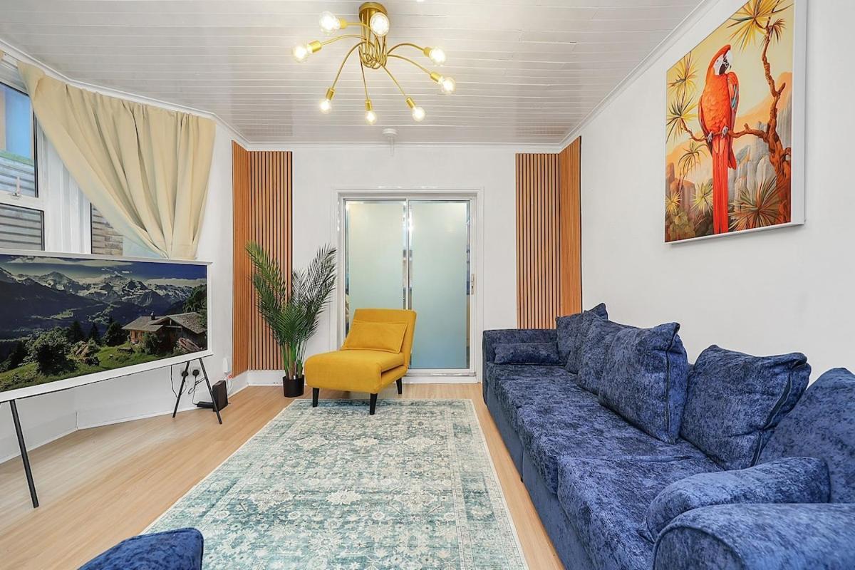 The Townhouse By Harlington * London